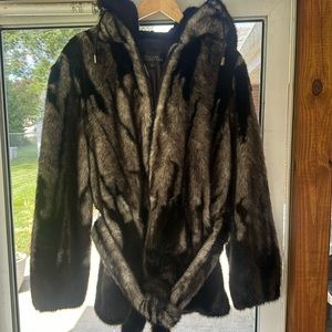 Donna Salyers Fabulous Furs